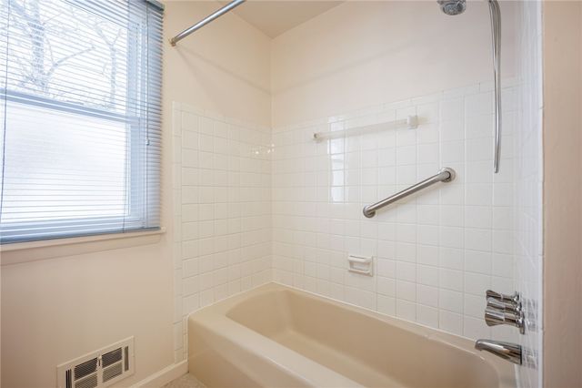 24 Bobbie Drive, Gates, NY 14606