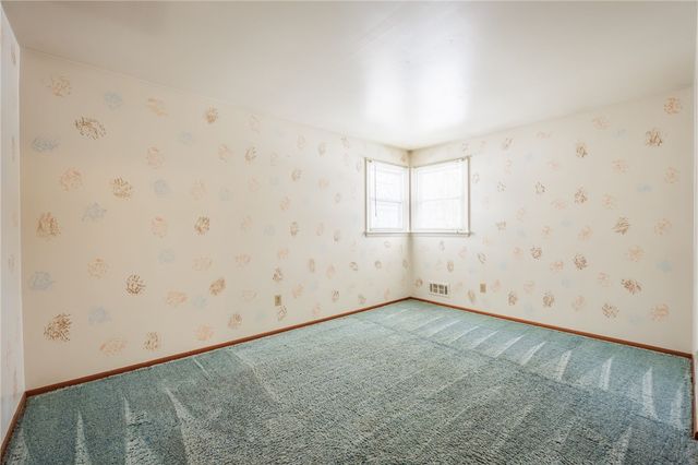 24 Bobbie Drive, Gates, NY 14606