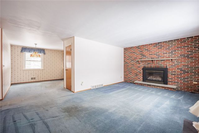 24 Bobbie Drive, Gates, NY 14606