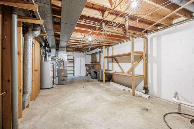 24 Bobbie Drive, Gates, NY 14606