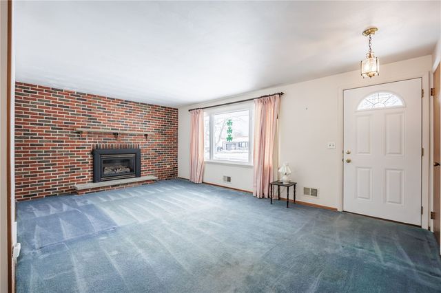 24 Bobbie Drive, Gates, NY 14606