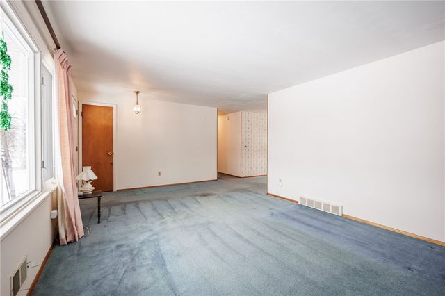 24 Bobbie Drive, Gates, NY 14606