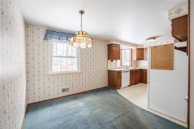 24 Bobbie Drive, Gates, NY 14606