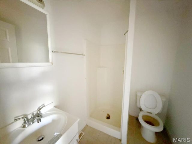 9903 Jeffrey Drive, St Louis, MO 63137