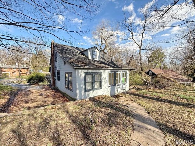9903 Jeffrey Drive, St Louis, MO 63137