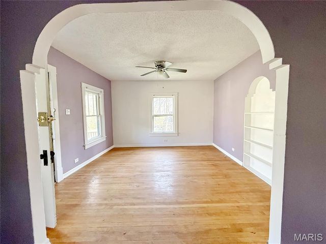 9903 Jeffrey Drive, St Louis, MO 63137