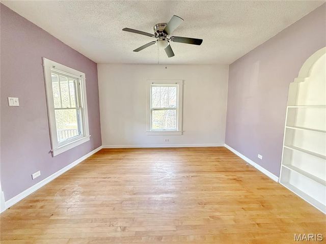 9903 Jeffrey Drive, St Louis, MO 63137