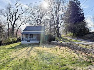 9903 Jeffrey Drive, St Louis, MO 63137
