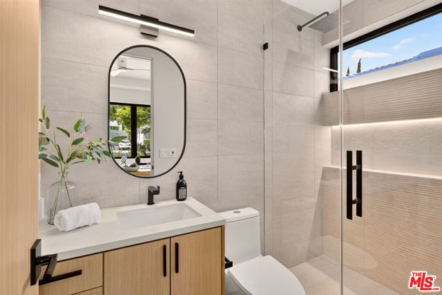 12035 Navy Street, Los Angeles, CA 90066