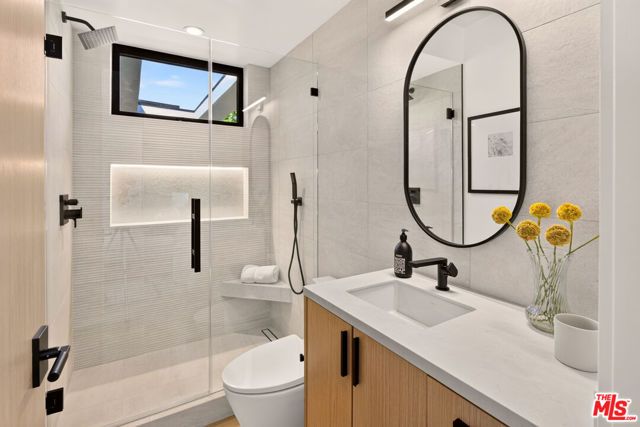 12035 Navy Street, Los Angeles, CA 90066