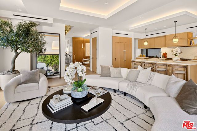12035 Navy Street, Los Angeles, CA 90066