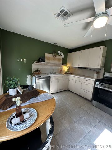 206 S Ora Street, Pryor, OK 74361