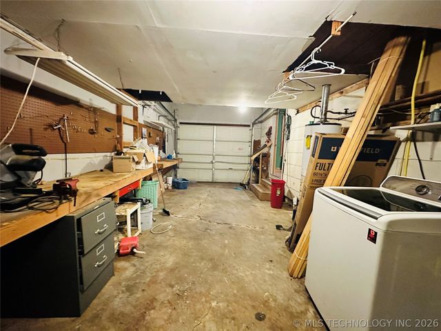 206 S Ora Street, Pryor, OK 74361