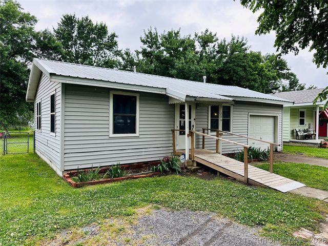 206 S Ora Street, Pryor, OK 74361