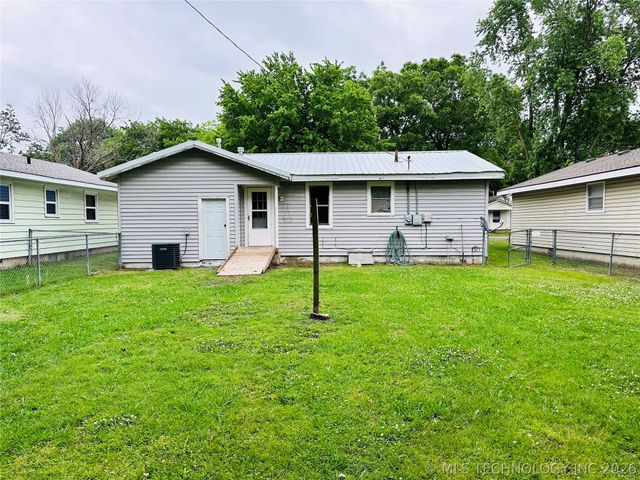 206 S Ora Street, Pryor, OK 74361