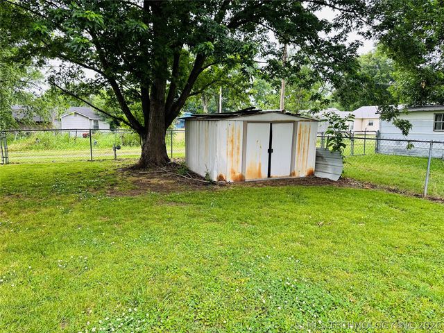 206 S Ora Street, Pryor, OK 74361
