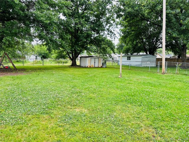 206 S Ora Street, Pryor, OK 74361