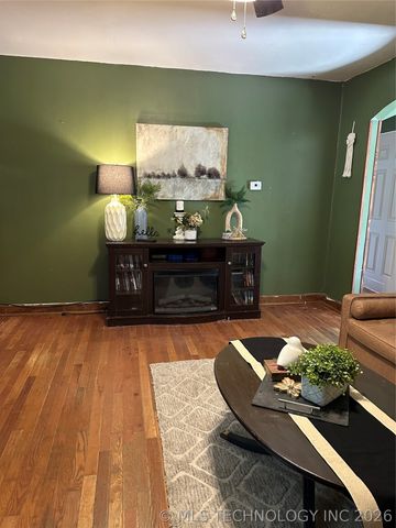 206 S Ora Street, Pryor, OK 74361