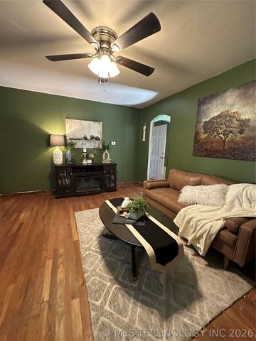 206 S Ora Street, Pryor, OK 74361