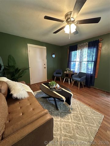 206 S Ora Street, Pryor, OK 74361
