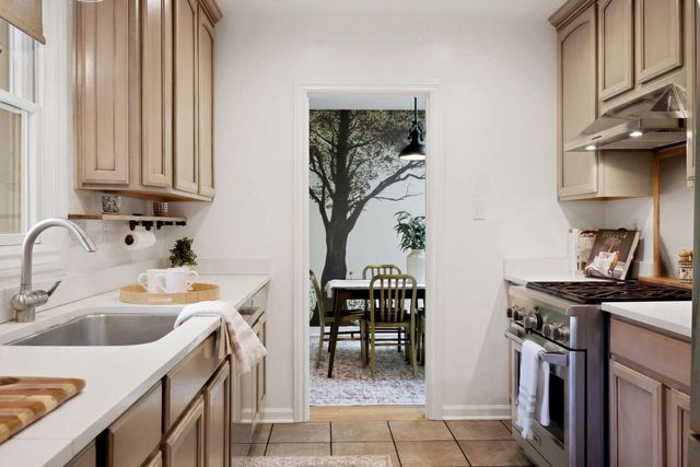 1009 Adams Street SE, Albuquerque, NM 87108