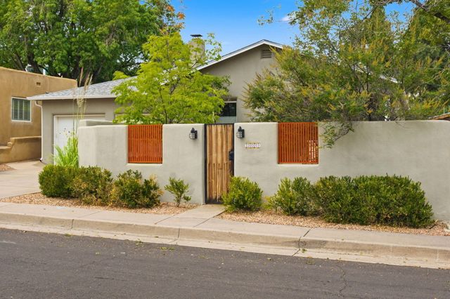 1009 Adams Street SE, Albuquerque, NM 87108