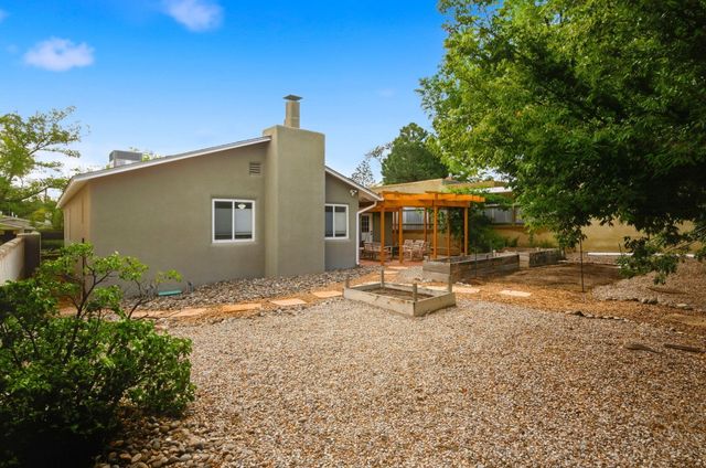 1009 Adams Street SE, Albuquerque, NM 87108