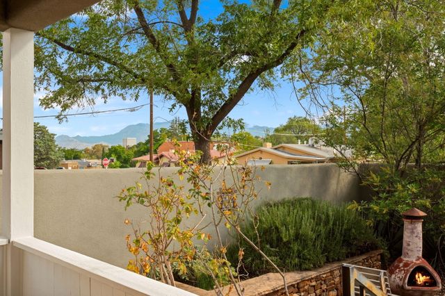 1009 Adams Street SE, Albuquerque, NM 87108