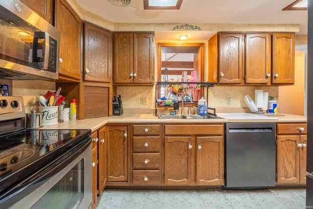 11791 N State Road 13 Road, Syracuse, IN 46567