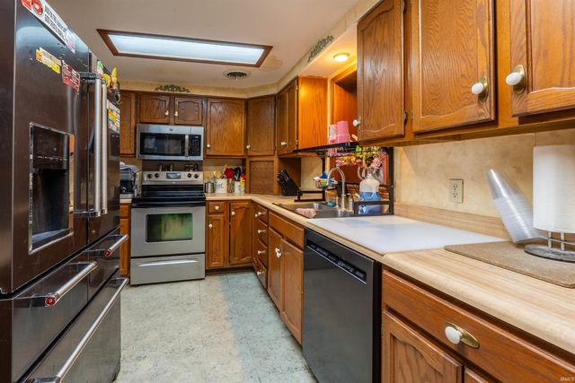 11791 N State Road 13 Road, Syracuse, IN 46567