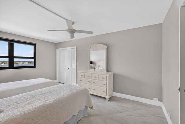 1208 MARINE Way 402, North Palm Beach, FL 33408
