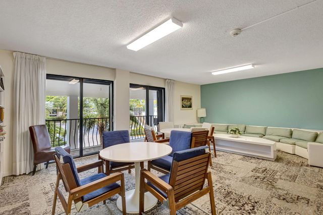 1208 MARINE Way 402, North Palm Beach, FL 33408