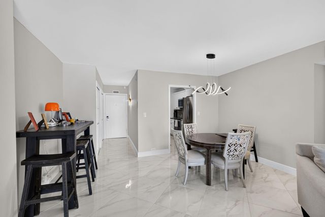 1208 MARINE Way 402, North Palm Beach, FL 33408