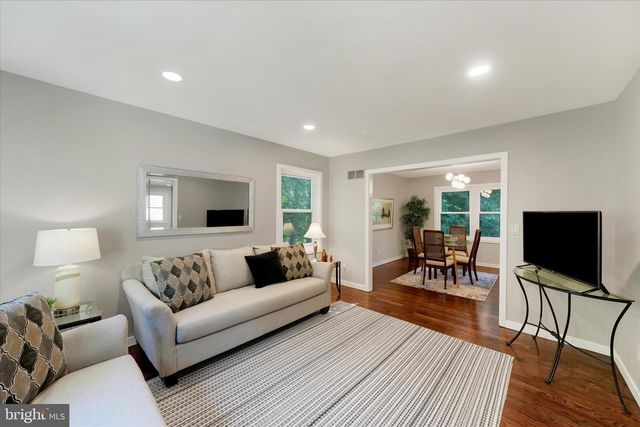 1 EDINBURGH CT, Newark, DE 19711