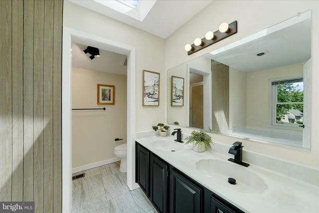 1 EDINBURGH CT, Newark, DE 19711