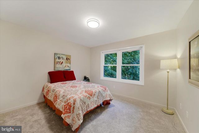 1 EDINBURGH CT, Newark, DE 19711
