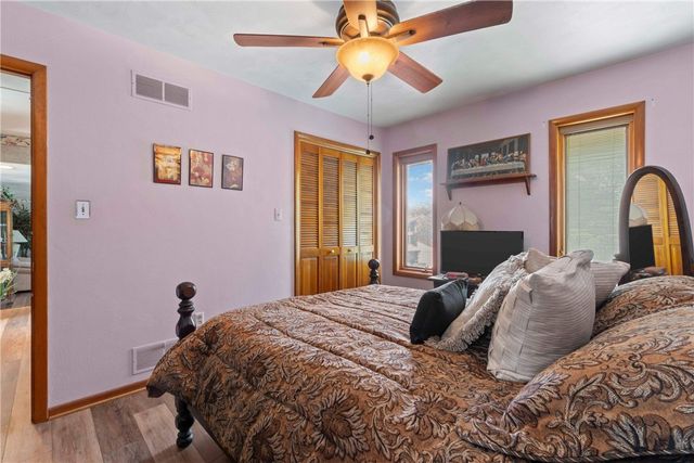 4874 Leona Dr, Whitehall, PA 15227