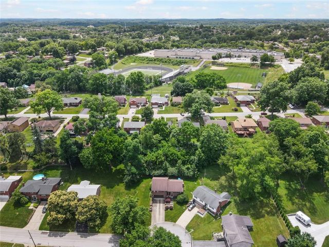 4874 Leona Dr, Whitehall, PA 15227