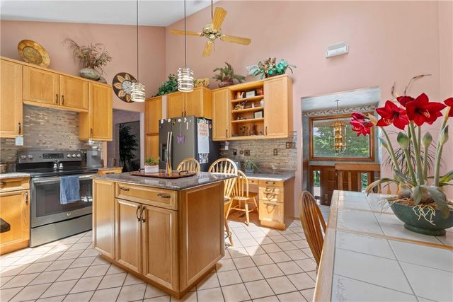 4874 Leona Dr, Whitehall, PA 15227