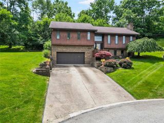4874 Leona Dr, Whitehall, PA 15227