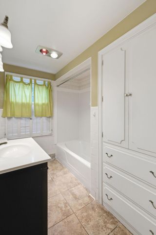 1002 10th Street S, Moorhead, MN 56560