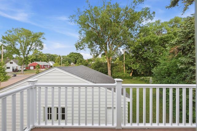1002 10th Street S, Moorhead, MN 56560