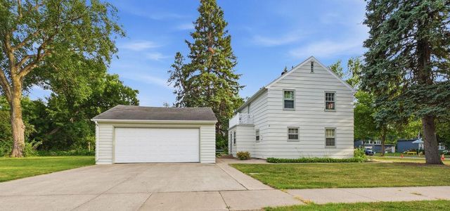 1002 10th Street S, Moorhead, MN 56560