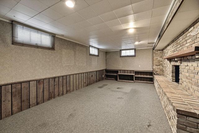 1002 10th Street S, Moorhead, MN 56560