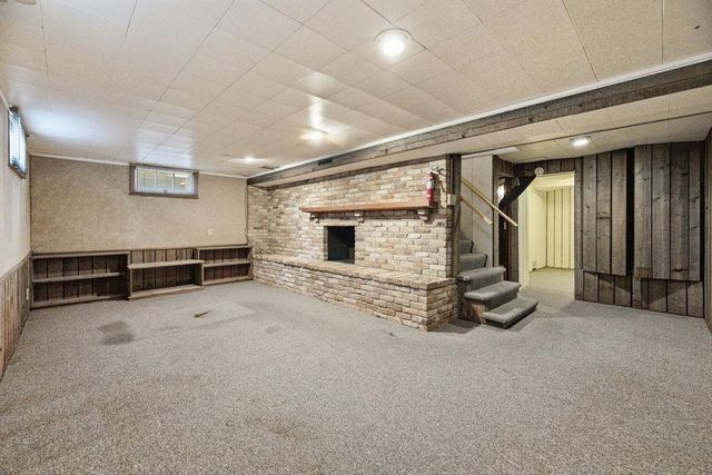 1002 10th Street S, Moorhead, MN 56560
