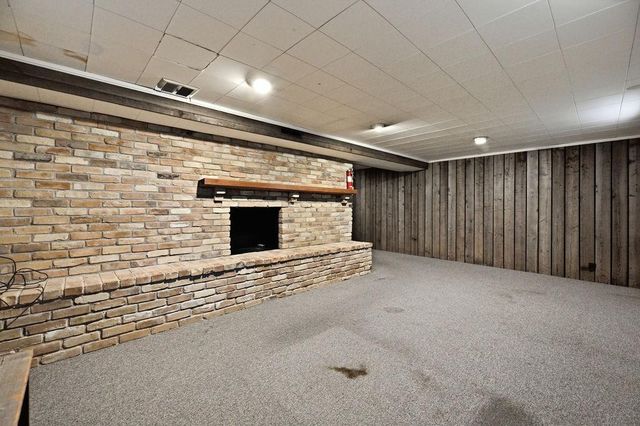 1002 10th Street S, Moorhead, MN 56560