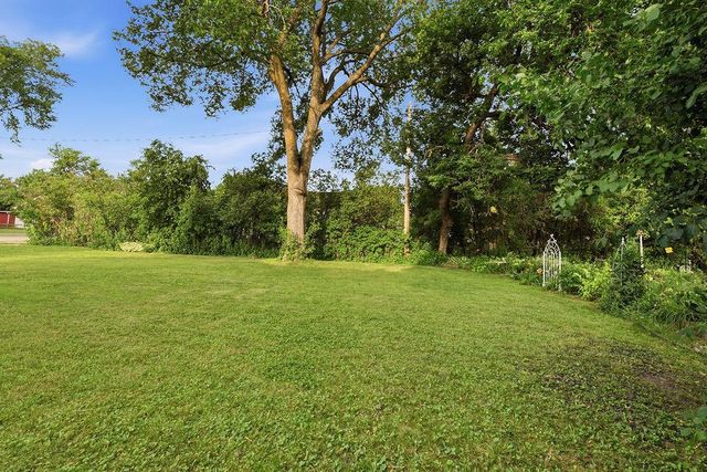 1002 10th Street S, Moorhead, MN 56560