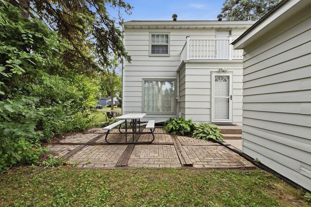 1002 10th Street S, Moorhead, MN 56560