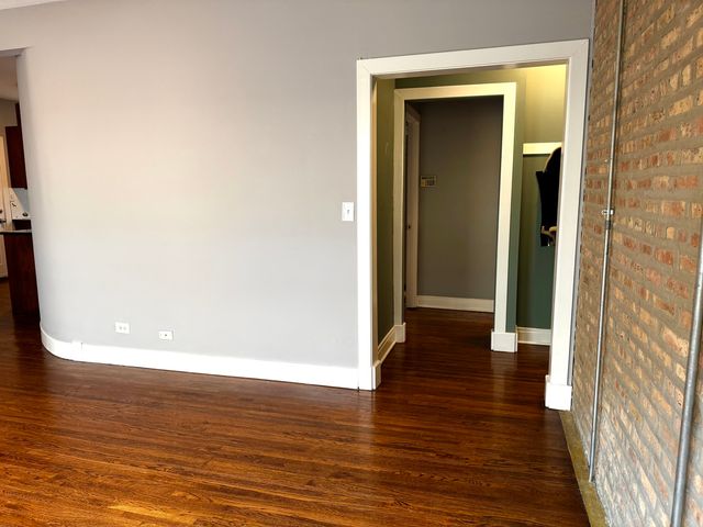 7031 N Sheridan Road 2E, Chicago, IL 60626