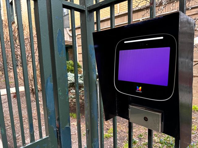 7031 N Sheridan Road 2E, Chicago, IL 60626